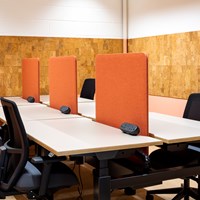 Fixed Desk x 4